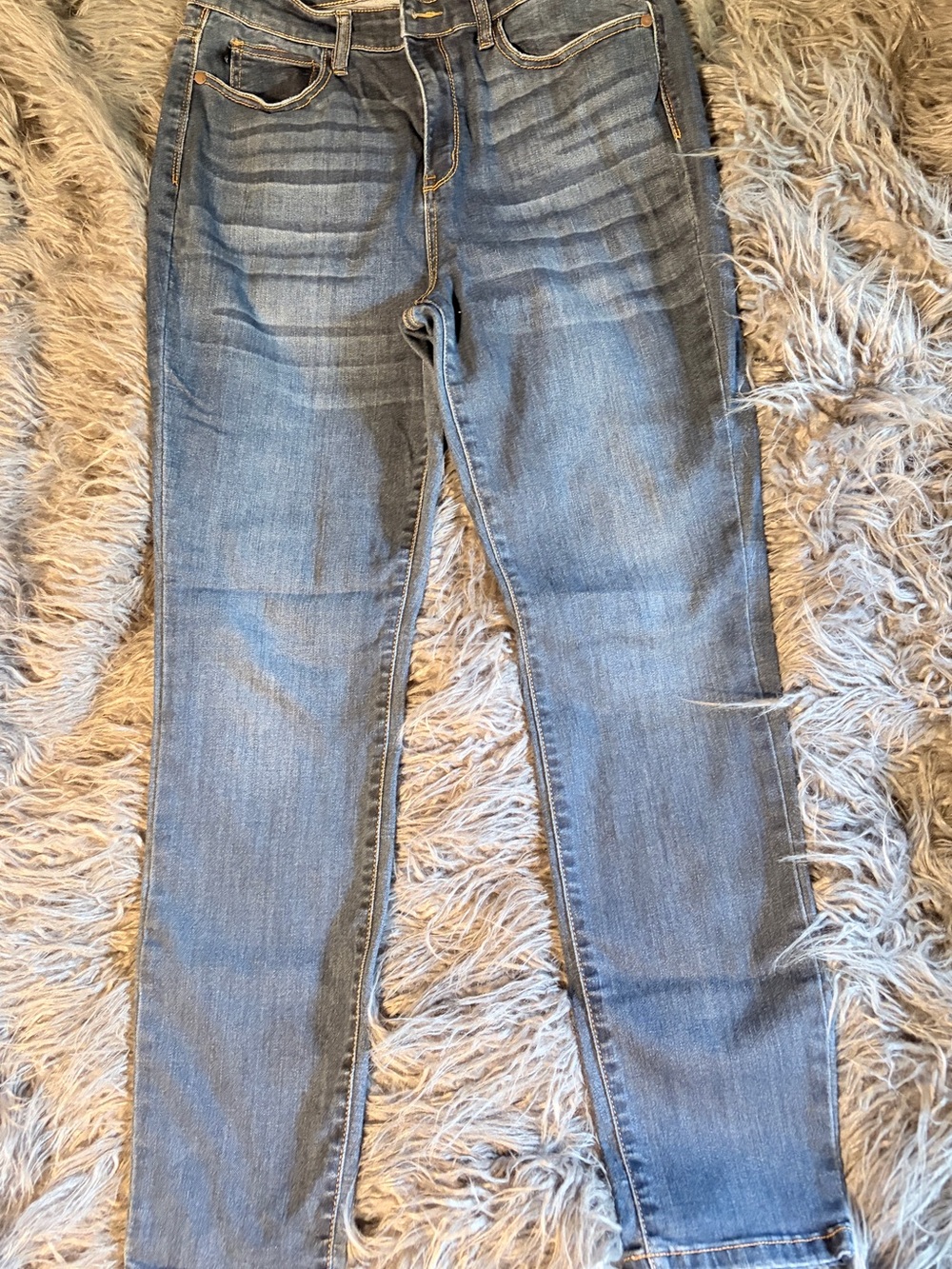 Judy Blue Light Wash Relaxed Fit  Jeans